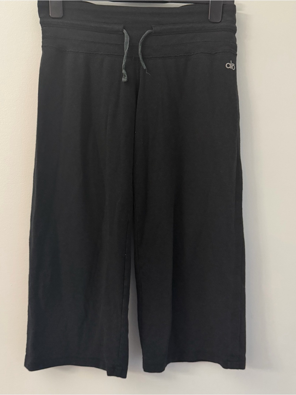 Alo Coolfit Womens XS All Bamboo Cropped Yoga Exercise Pant Bottoms Activewear